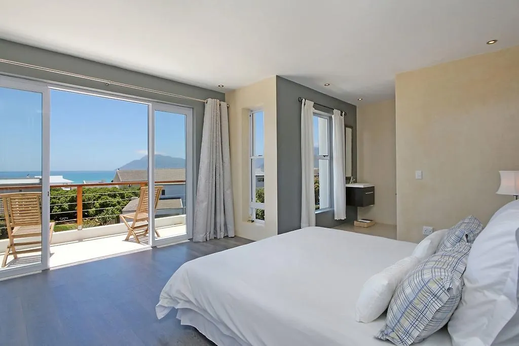 Greenways Drive Apartment Kommetjie